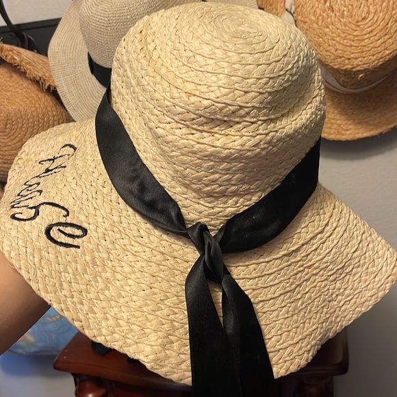 hat - Picture 2 of 4